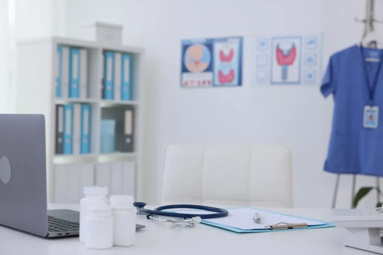 Doktorlar İçin Şirket Kurma Rehberi – 2026 Muayenehane Açılışı, Vergiler ve Mevzuat Detayları